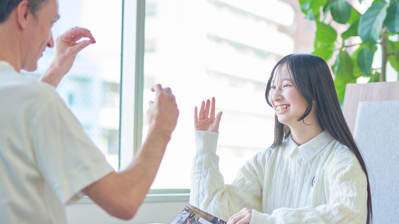 少人数の個別指導で話しながら学ぶ実践授業